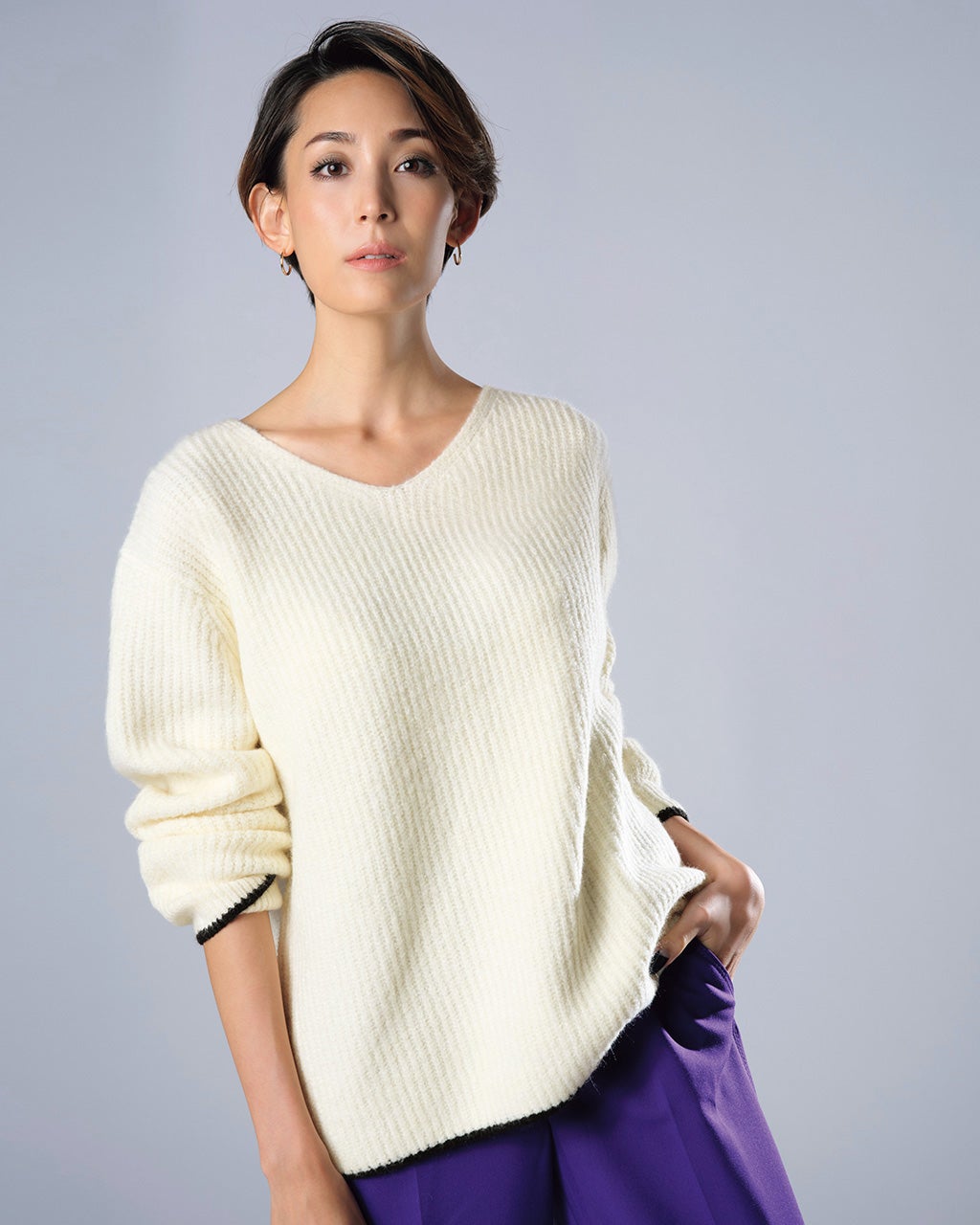 ウール混フラッフィー・片畦Vネックセーター/DoCLASSE