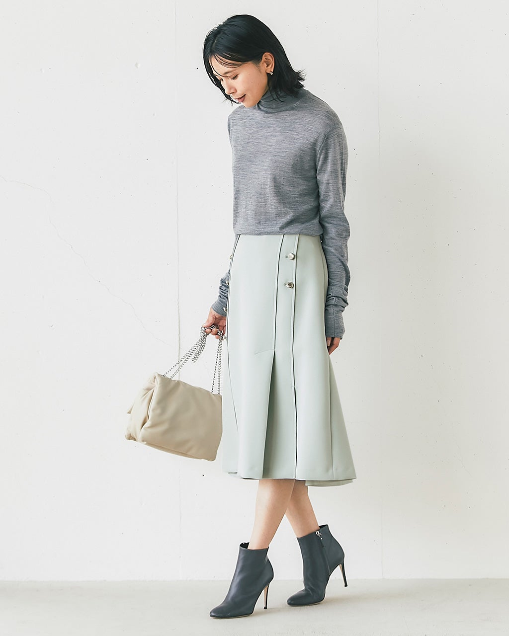 ボタンデザイン・アシンメトリースカート/DoCLASSE