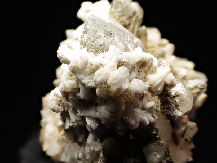 神奈川県玄倉産 水晶＆束沸石 (Quartz & Stilbite / Japan) - 鉱物標本