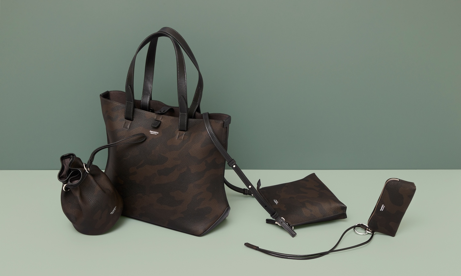 レア◇Daniel&Bob◇ピッポ 35周年モデル カモフラ 本革 ボディバッグ