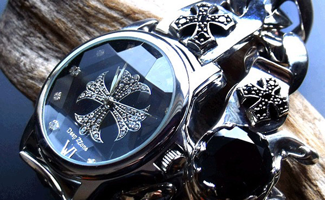 シルバー＆ブラス時計 - DEEP ZONE｜本物を知るすべての男たちへ贈る