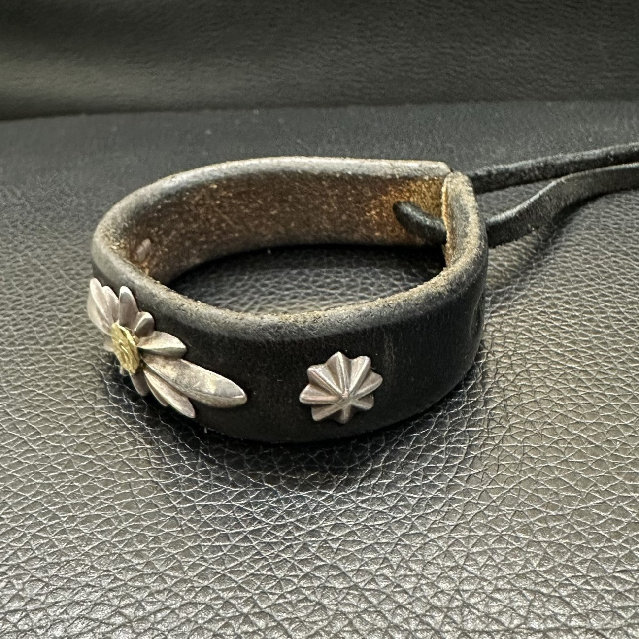 ゴローズ goro's [特別SALE]GC24付コンチョ付革ブレス（黒) – DELTAone