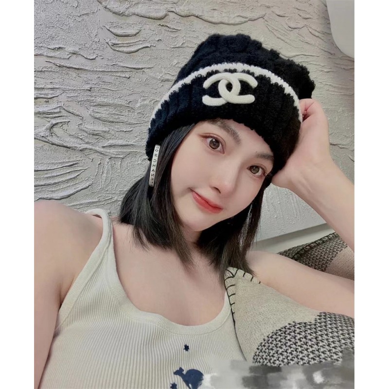 おはぎ様〜専用〜【CHANEL】ニット帽 CCロゴ付き おはぎ様〜専用〜【