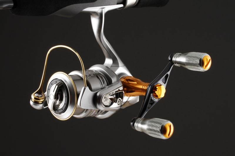 オリジナル ダブルハンドル | エリア／ライトゲーム用スピニングリール