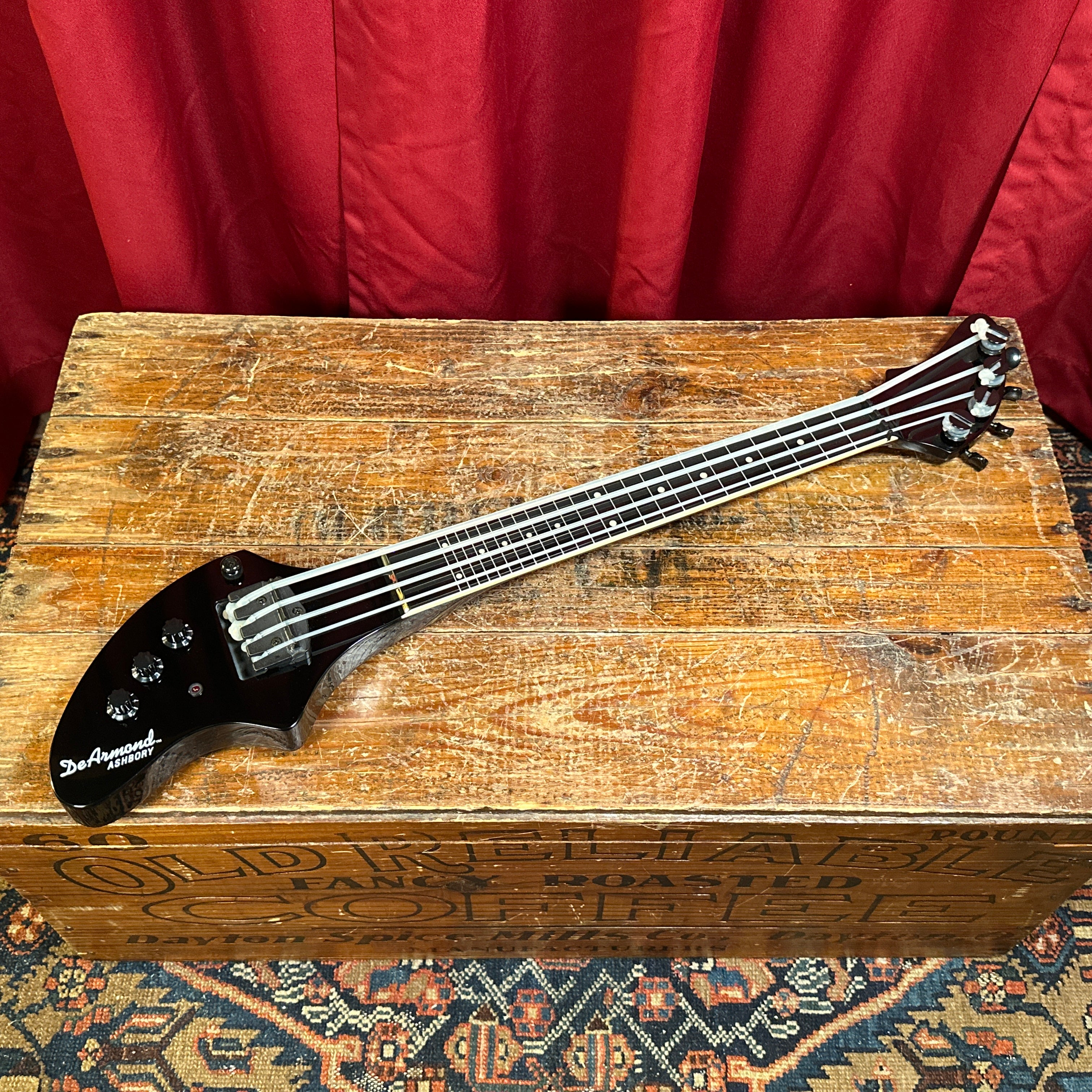DeArmond Ashbory Fretless Electric Bass Guitar Black w/ Gig Bag
