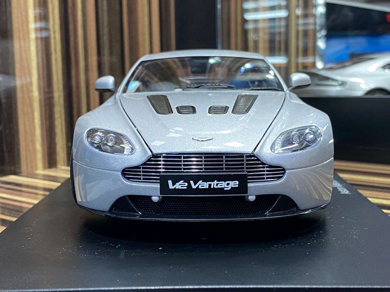 1/18 Diecast Aston Martin V12 Vantage Silver AUTOart Scale Model