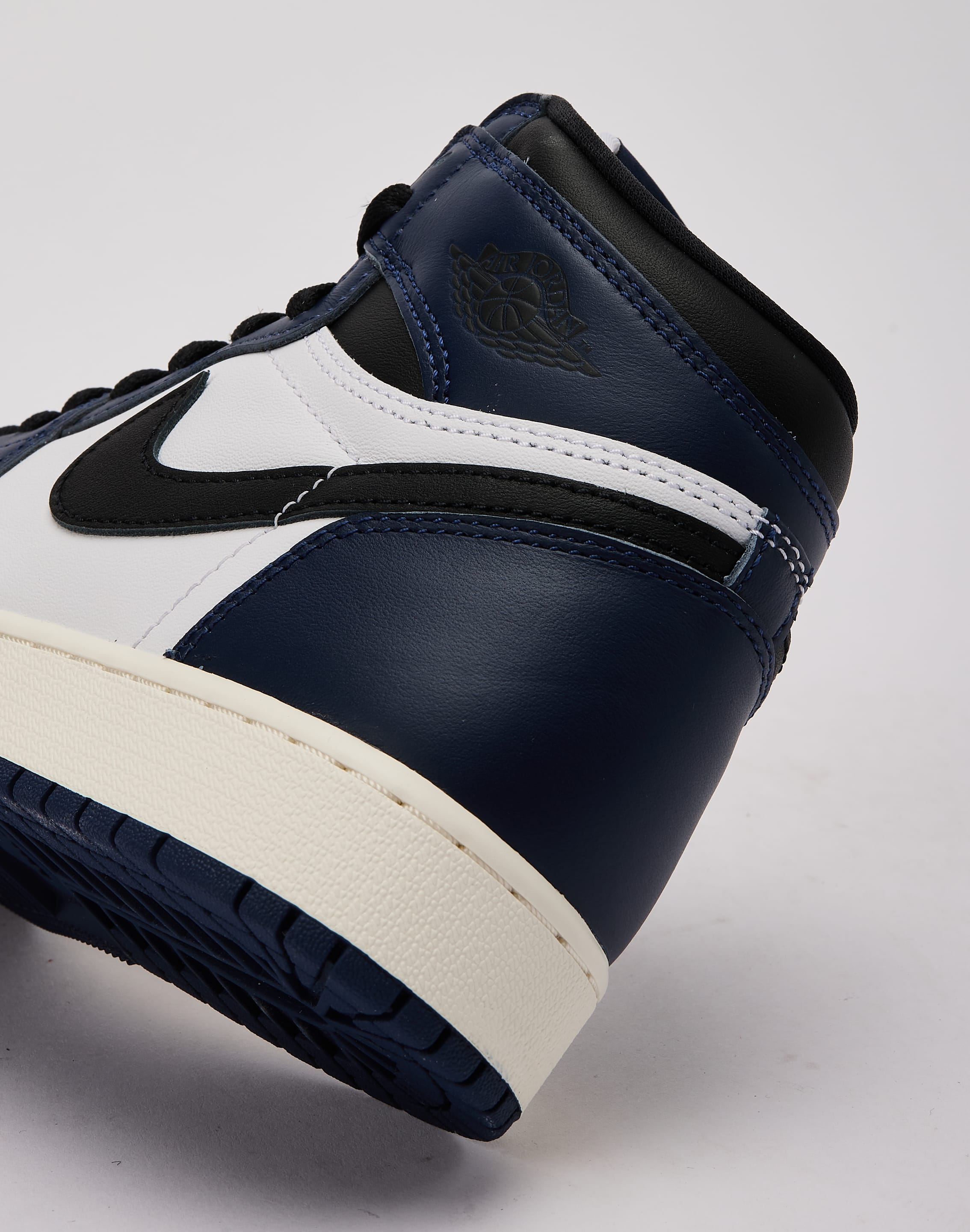 Jordan Air Jordan 1 Retro High OG 'Midnight Navy' Grade-School – DTLR