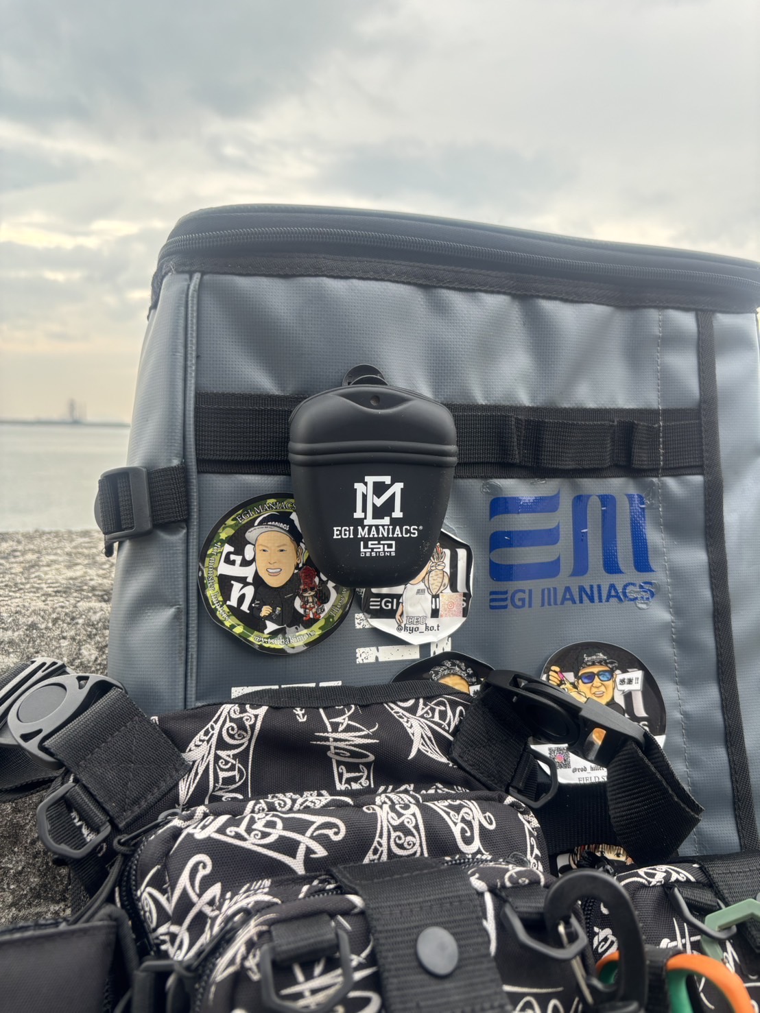 EGI MANIACS エギポーチとエギ6個セット 特注仕様 L.S.D.×EGI MANIACS