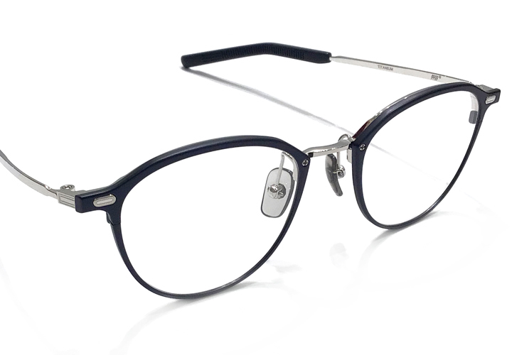 シートメタルで表現した繊細でやわらかなボストンスタイル眼鏡 999.9