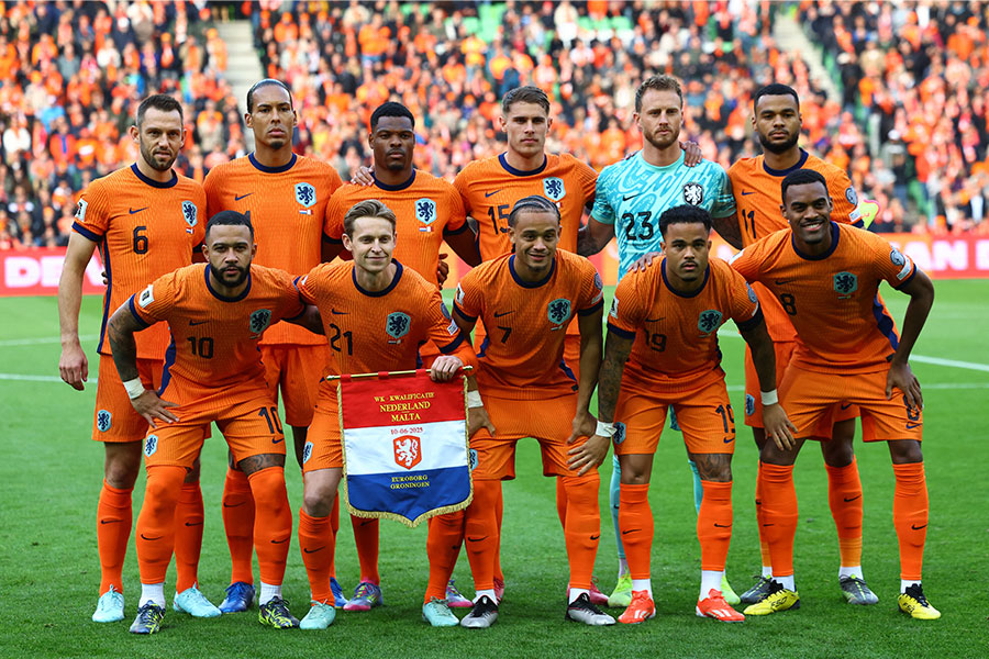 20年前を完璧に「再現」…現代に蘇った伝説ユニ 「胸番号を囲んだ」独創