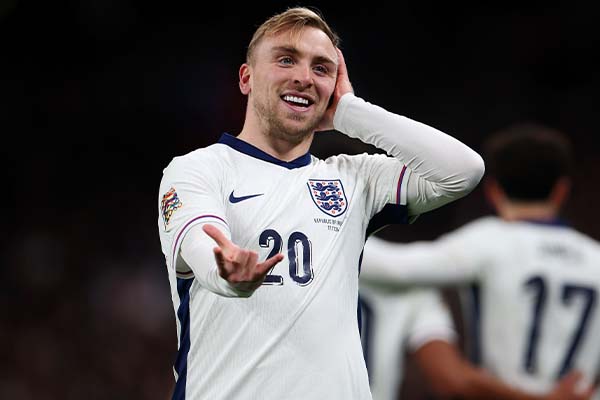 完璧な連係と精確なシュート！ サッカーイングランド代表のゴールが