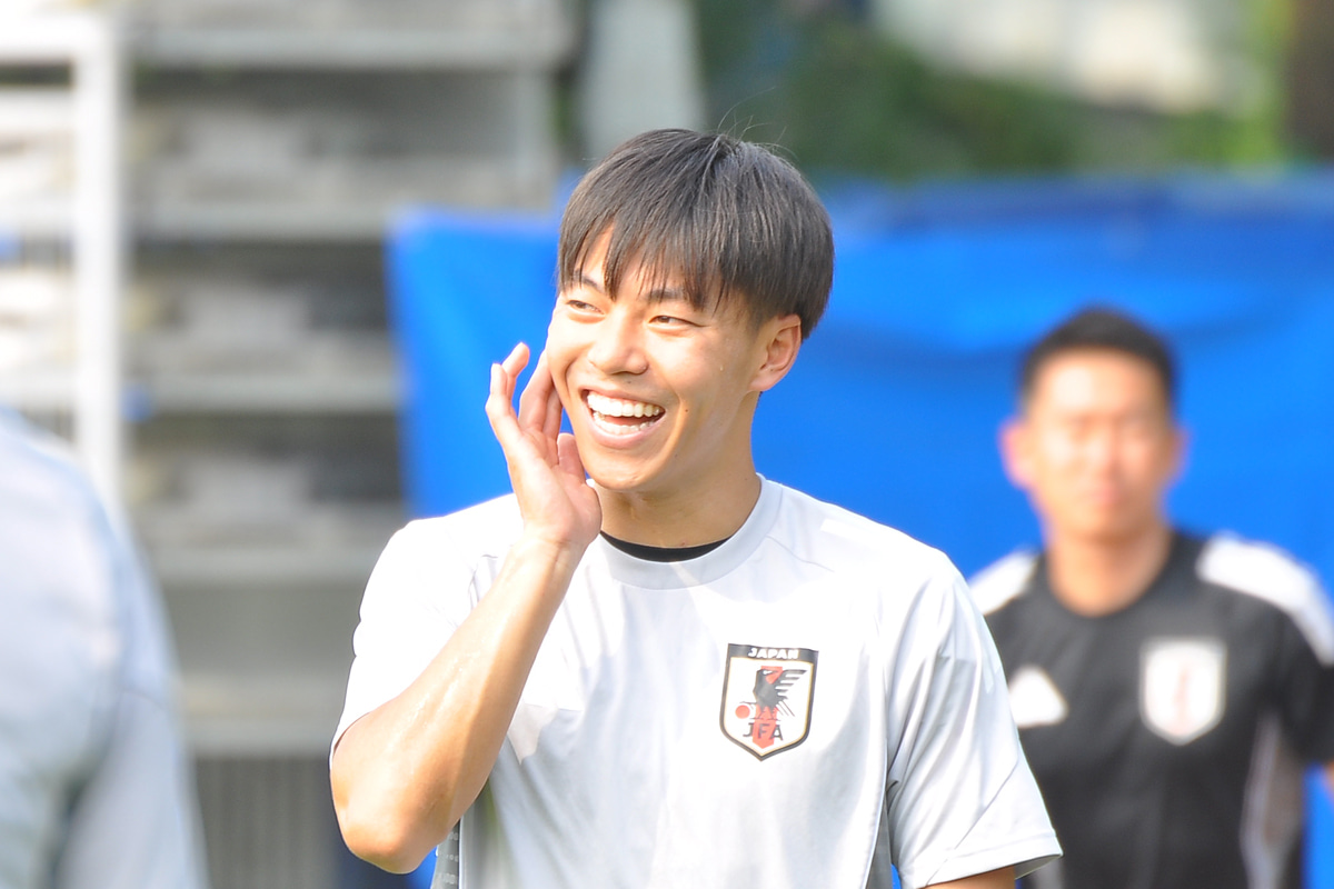 持ち味発揮！ サッカー日本代表、中村草太の代表初ゴールが凄い！ 抜群