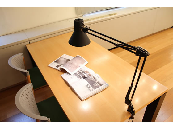 山田照明 LEDアームスタンド Zライト ホワイト Z-108N W 通販