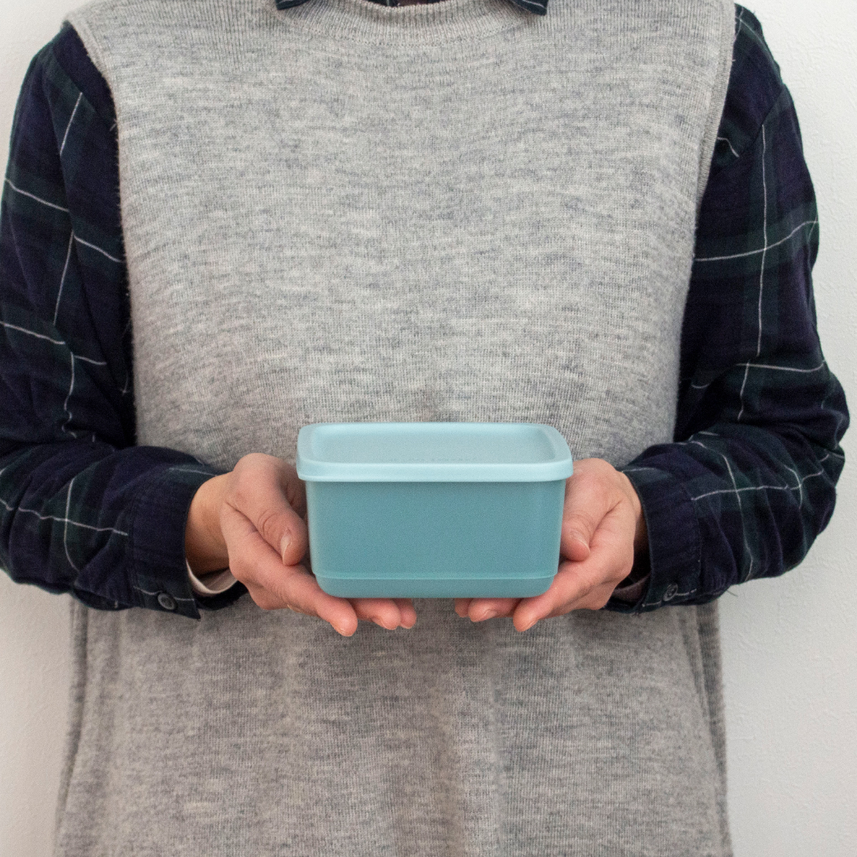 取扱終了］タッパーウェア Tupperware キュービックス スクエア 650ml