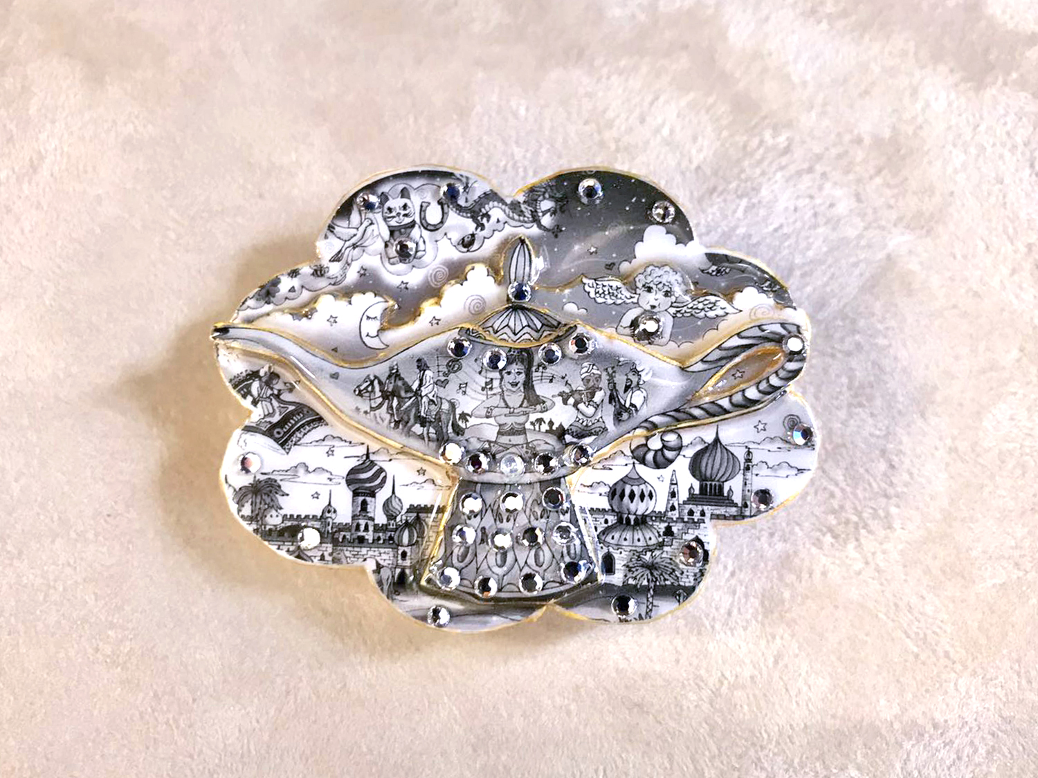 アートグッズ：ハンドメイド3Dブローチ｜チャールズ・ファジーノ公式サイト