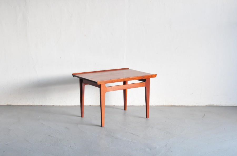 Finn Juhl フィン・ユール model 535 side table 時を経ても色あせない
