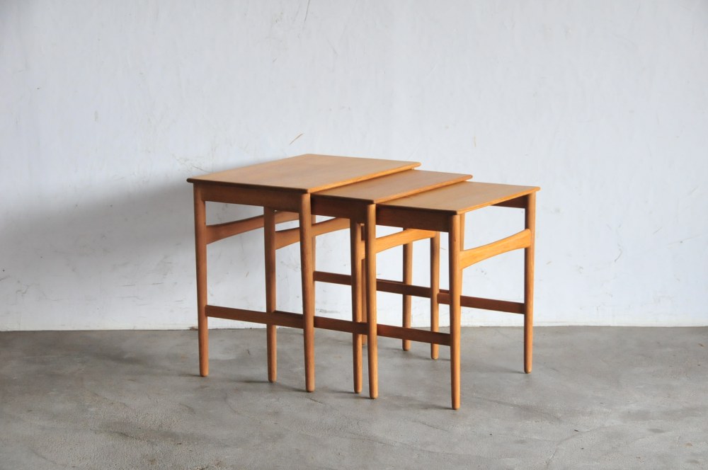 Hans J Wegner ハンス J ウェグナー AT-40 nest table 時を経ても