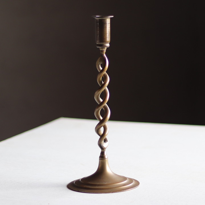 英国イギリス製ヴィンテージブラスツイストキャンドルスタンド