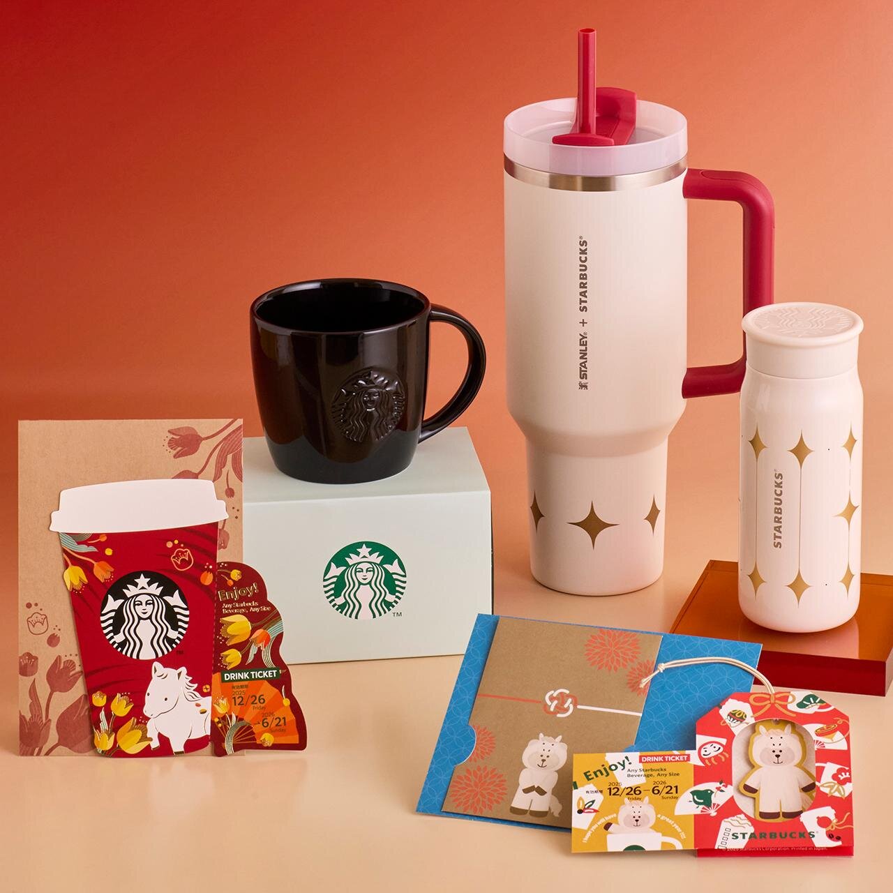 スターバックス26年干支「うま」の冬グッズ、“馬の着ぐるみ”着た