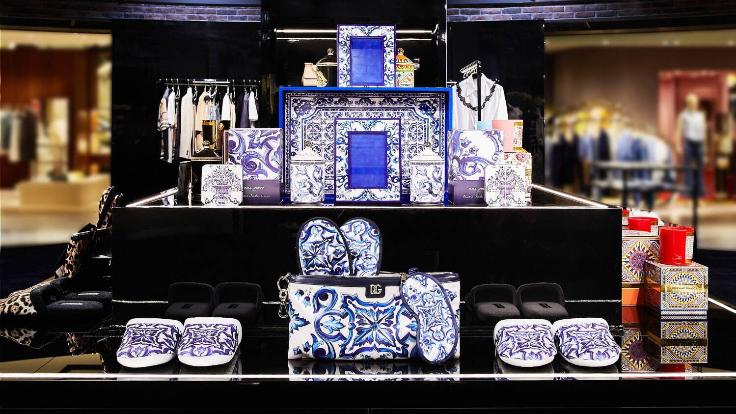 ドルチェ＆ガッバーナ“マヨリカ柄”アイコンバッグ「シシリー」や日本初
