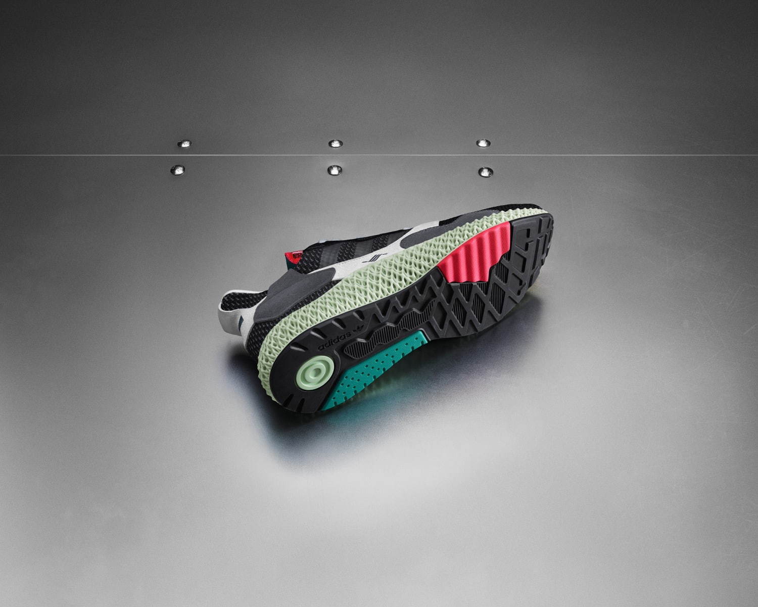 アディダス オリジナルス「ZX 4000 4D」に新色、次世代ソールADIDAS 4D