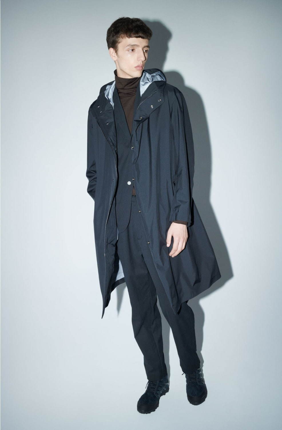 デサント ポーズ」“ゴアテックス”使用のコートやブーツ、オーラリー