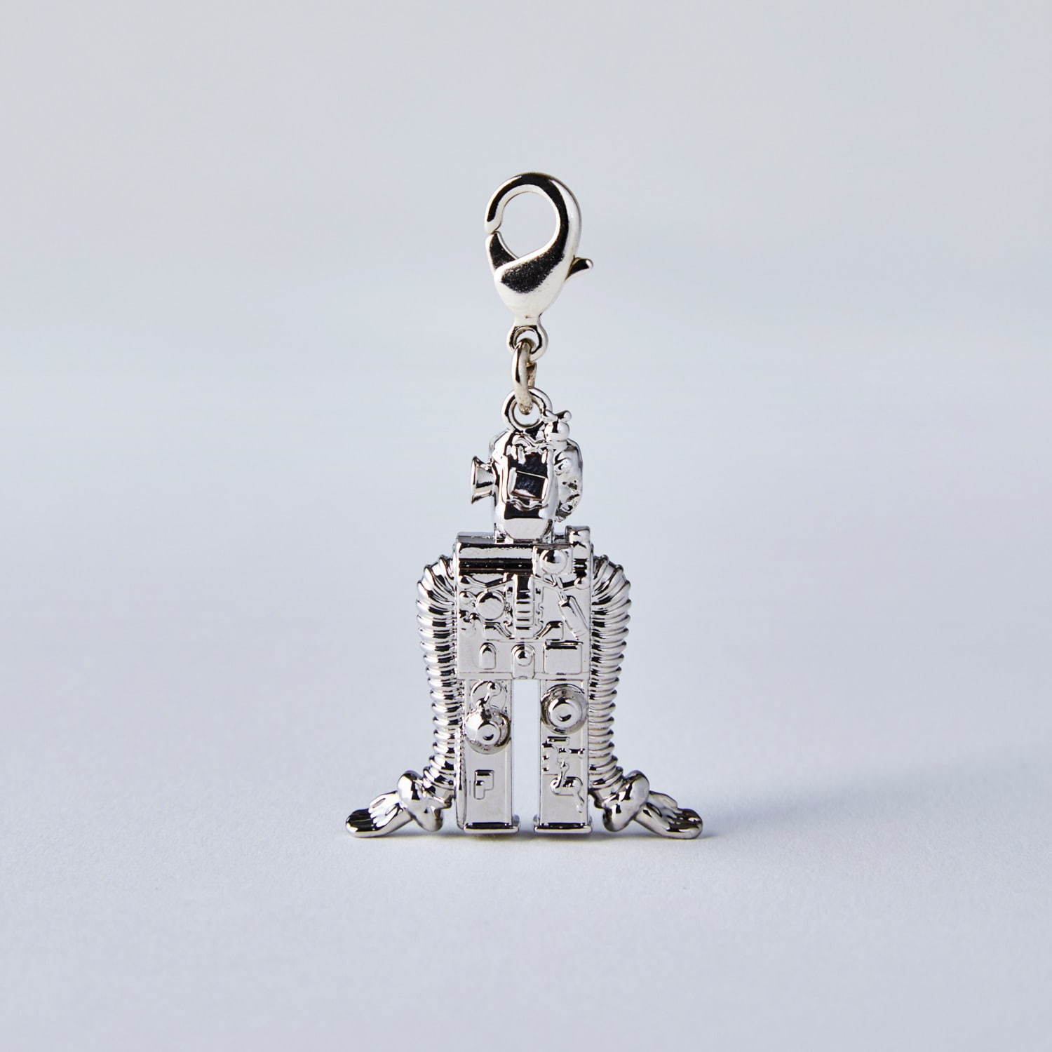 写真4/6｜嵐・大野智の個展「FREESTYLE 2020」の“ステッカー付き”作品