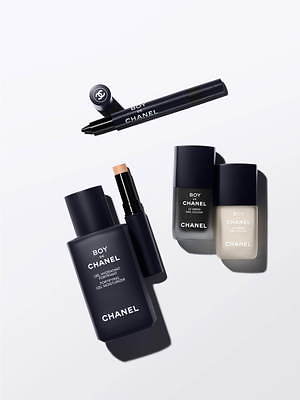 シャネル新作メンズコスメ、“ミッドナイトブルー”ボトルの保湿ジェル