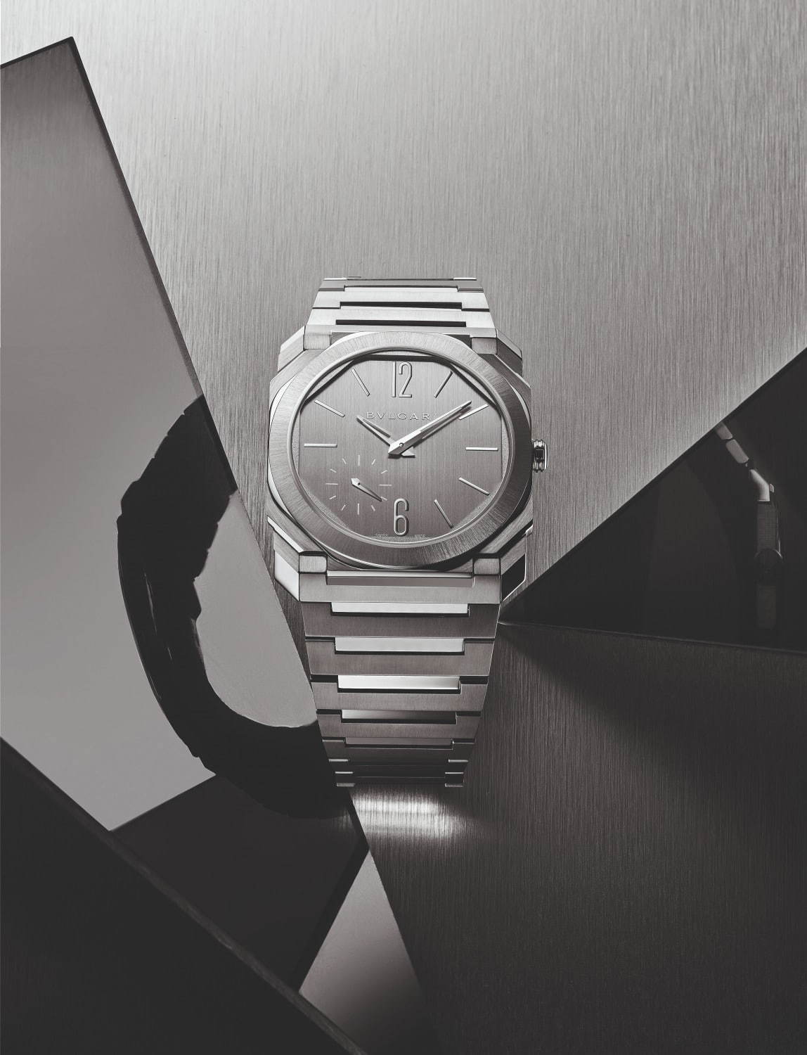 ブルガリ“極薄”メンズウォッチ「オクト フィニッシモ」新作、モノクロ