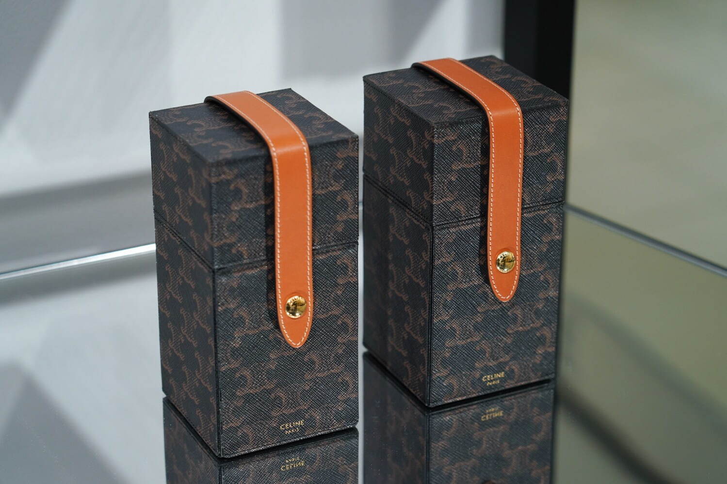 セリーヌのライフスタイルアクセサリー「メゾン セリーヌ」5つの