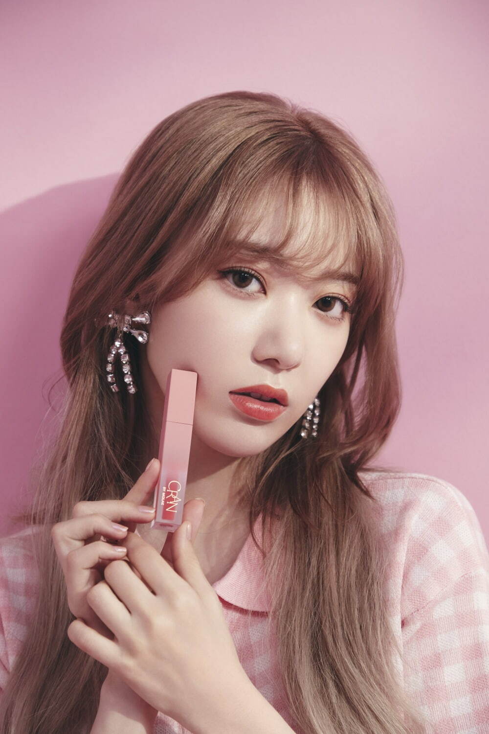 宮脇咲良プロデュースのコスメブランド「クランバイモラク」第1弾は