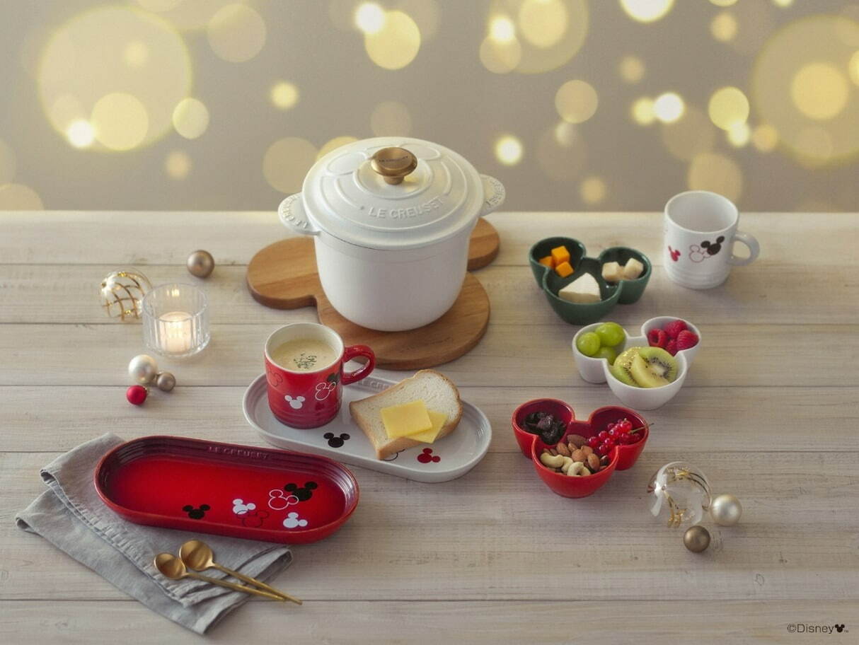 ル・クルーゼ「ミッキーマウス」テーブルウェア新作、“クリスマス
