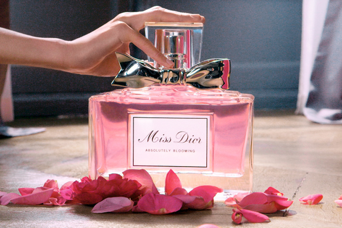 写真7/7｜ディオールの香水「ミス ディオール アブソリュートリー