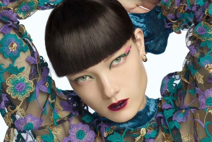 資生堂プレイリストから“絵の具”風のチューブ型マルチカラー「マルチ