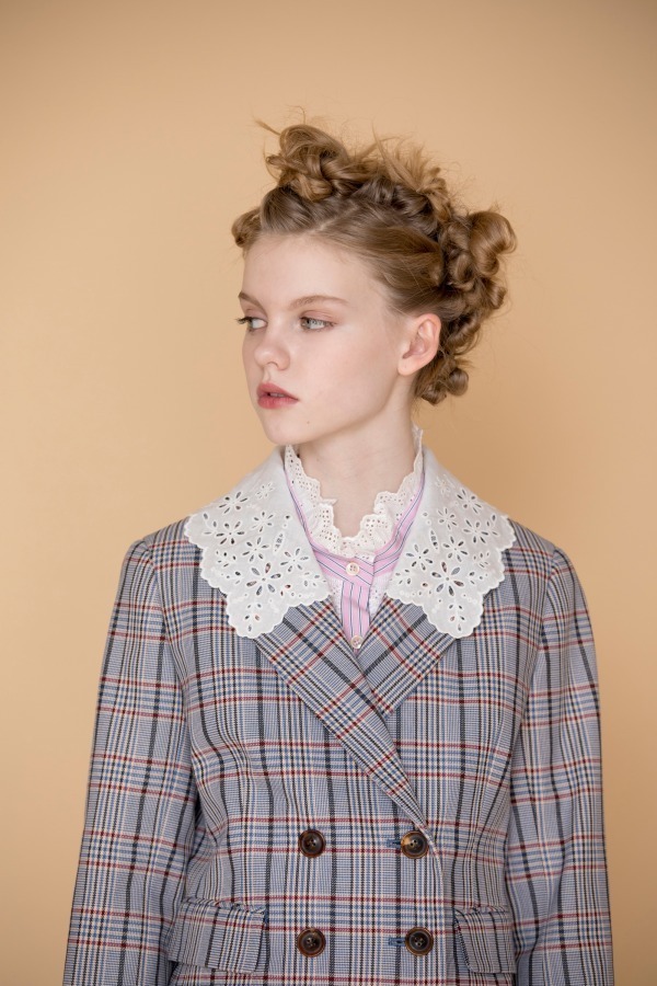 ジェーンマープル春のトラッドスタイル、レース付きグレンチェック柄