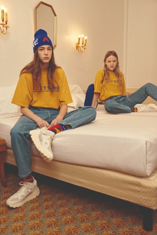 メゾン キツネ×韓国発アーダーエラー、プレイフルなロゴ＆カラーの