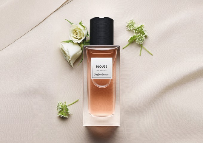写真2/8｜イヴ・サンローランのフレグランス、ローズが香る「ブラウス
