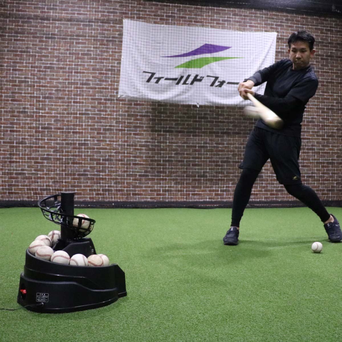 硬式・軟式兼用トスマシン｜FTM-242 – フィールドフォース