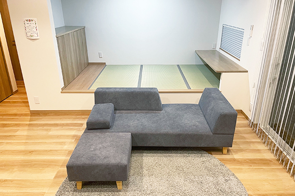 PIVO 2.5人掛け + PIVO スツール | お客様の声 | ソファ専門店FLANNEL SOFA