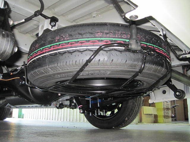 ハイエース純正スペアタイヤ