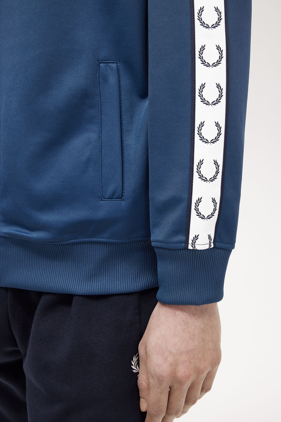 Taped Track Jacket(S 963：MIDNIGHT BLUE): | FRED PERRY JAPAN
