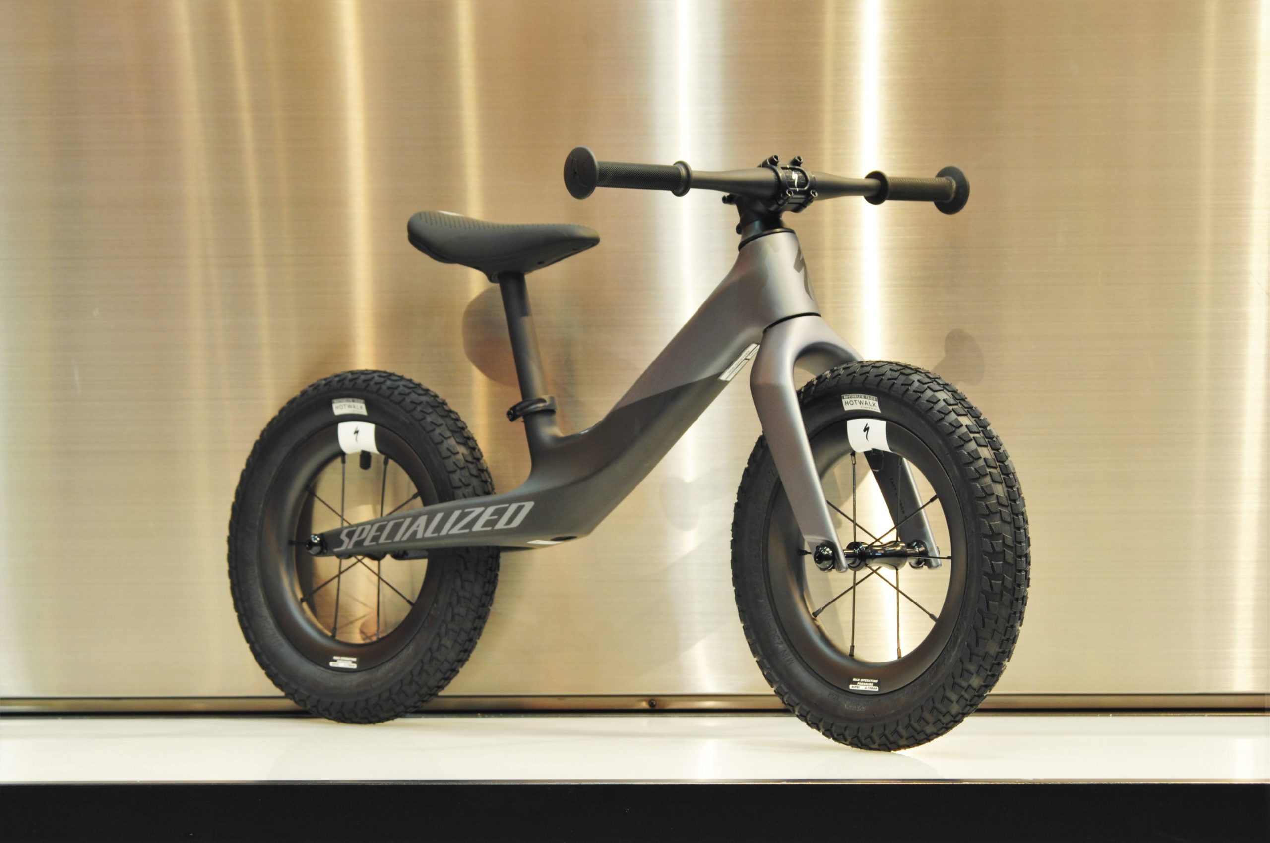 フルカーボンのファーストバイク！【HOTWALK CARBON】 | 風魔横浜