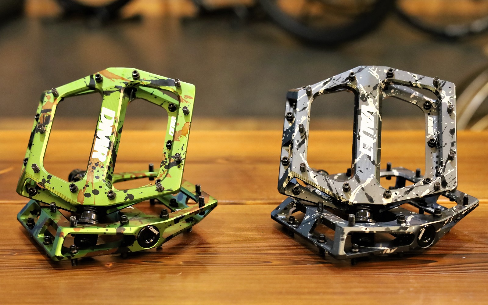 不朽の名作ペダルの特別仕様！ ─DMR VAULT PEDAL SPECIAL EDITION