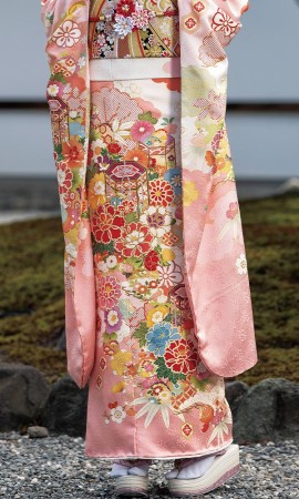 貝桶と日本の四季草花┃伝統古典【菊京屋】振袖