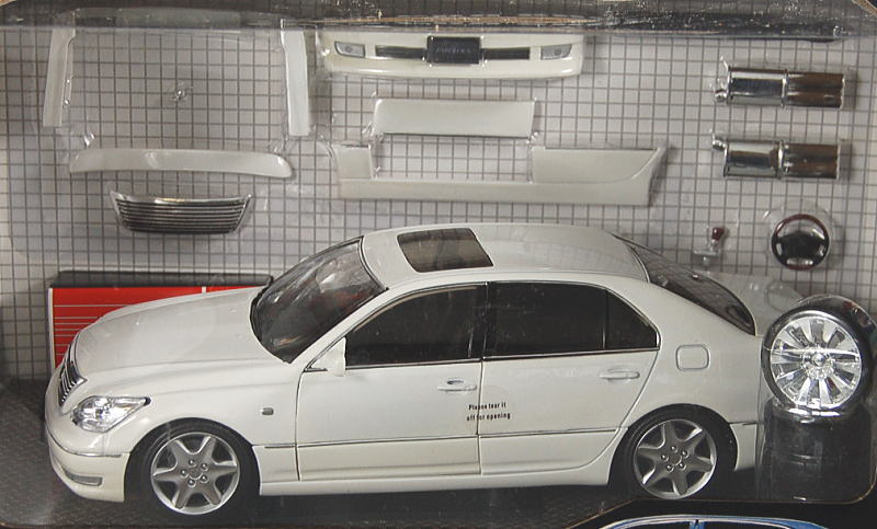 トヨタ セルシオ 30 後期 (ホワイト) ファビュラスバージョン