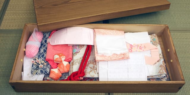 桐衣装箱4段 桐たんす並みの収納力 桐の蔵