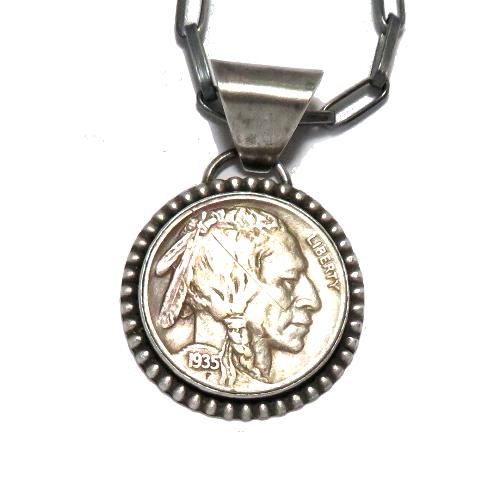 Martha Willeto (NAVAJO)作 スタンプワーク・ペンダント インディアン