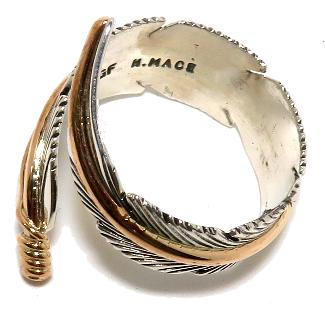 Harvey Mace（ハービー・メイス）作の フェザー型のリング