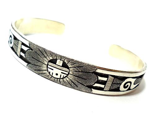 ホピ族のブレスレット・バングル 〔アメリカインディアンが創る〕