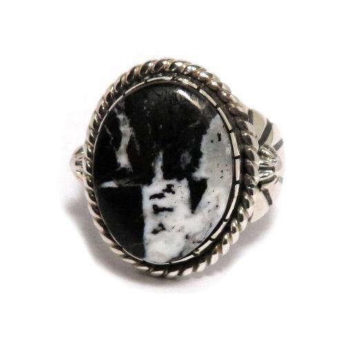 ホワイトバッファロー・ドライクリークのリング